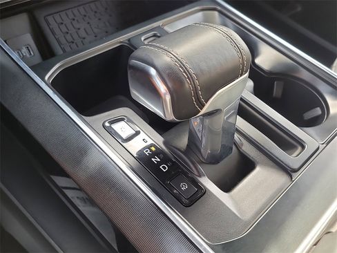 Used 2023 Ford F150 Lightning Platinum image 24