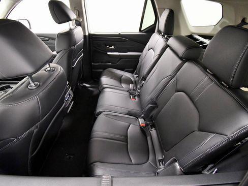 New 2026 Honda Pilot Touring image 14