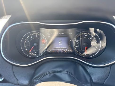 Used 2023 Jeep Cherokee Altitude Lux AWD/4WD image 15