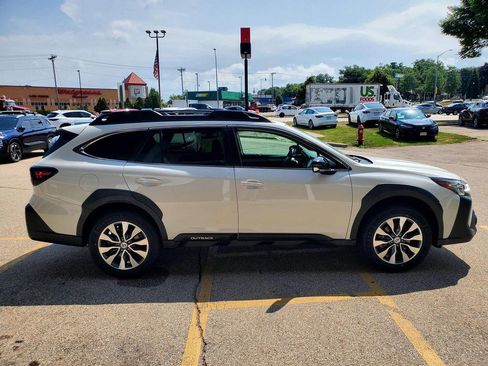 Used 2023 Subaru Outback Limited AWD/4WD image 4