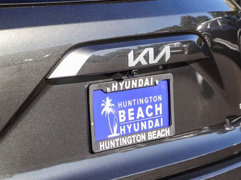 Used 2023 Kia Niro EX Touring FWD image 10