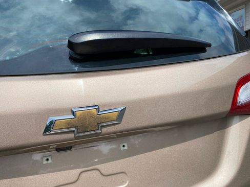Used 2018 Chevrolet Equinox LS FWD image 22