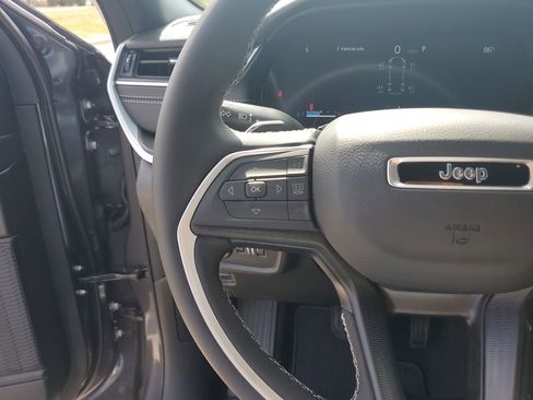 New 2025 Jeep Grand Cherokee L Laredo image 22