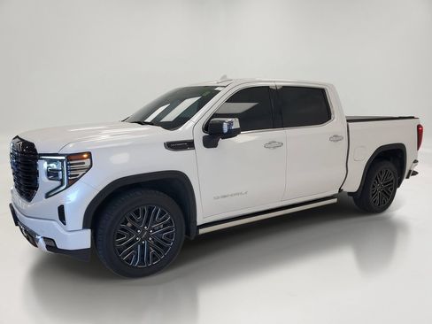 Used 2022 GMC Sierra 1500 Denali Ultimate AWD/4WD image 2