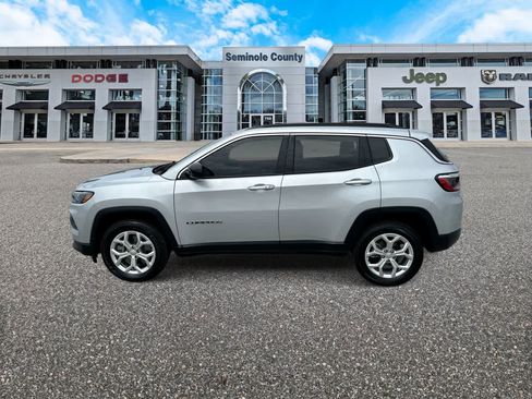 Certified 2024 Jeep Compass Latitude AWD/4WD image 5