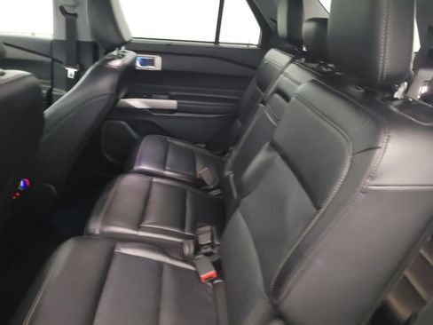 Used 2023 Ford Explorer Limited image 18