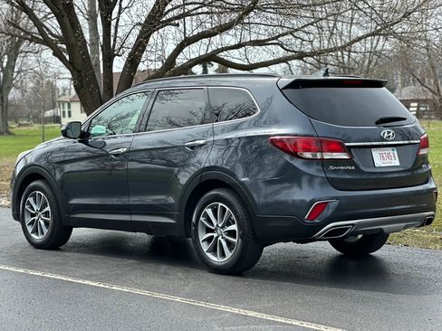 Used 2017 Hyundai Santa Fe SE image 6