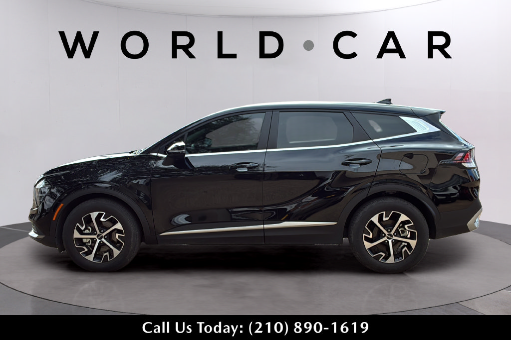 Used 2025 Kia Sportage EX FWD image 11