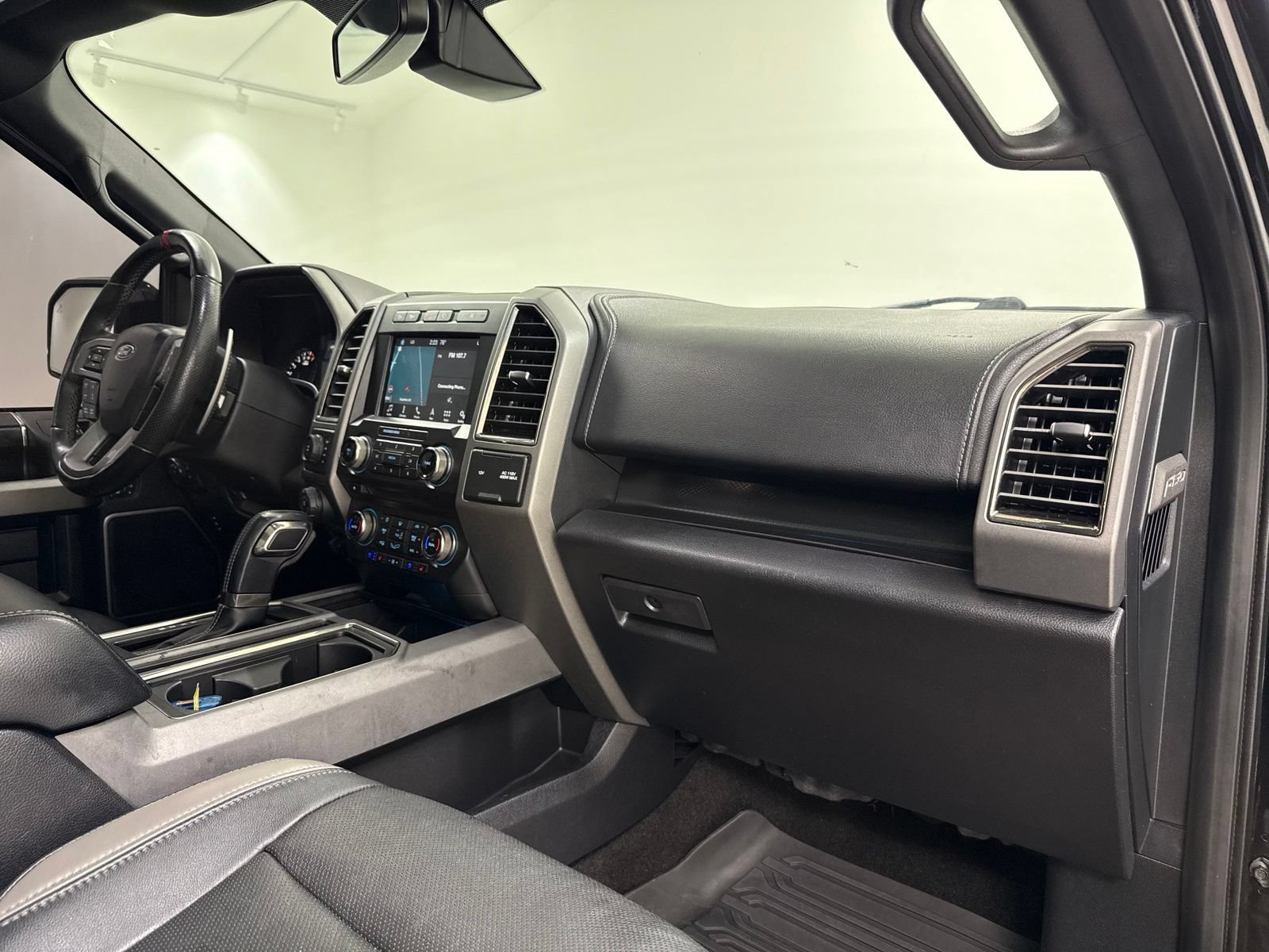 Used 2018 Ford F150 Raptor w/ Equipment Group 802A Luxury AWD/4WD image 30