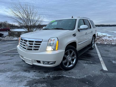 Used 2013 Cadillac Escalade Luxury image 26