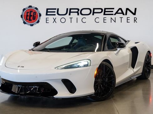 Used 2022 McLaren GT image 23