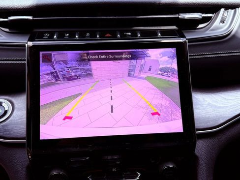 Used 2023 Jeep Grand Cherokee L Limited image 12