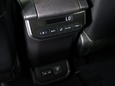 Used 2023 Toyota Highlander Limited image 21