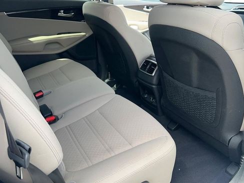 Used 2019 Kia Sorento FWD w/ LX Convenience Package image 26