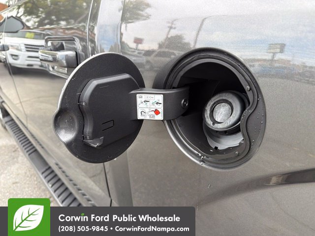 Used 2018 Ford F150 Lariat w/ Equipment Group 502A Luxury AWD/4WD image 10