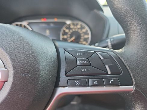 Used 2022 Nissan Altima 2.5 SV FWD image 7