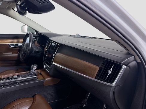 Used 2018 Volvo S90 T6 Inscription w/ Convenience Package image 30