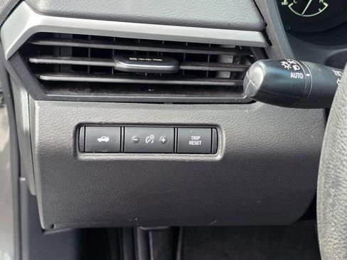 Used 2024 Nissan Altima 2.5 S FWD image 14