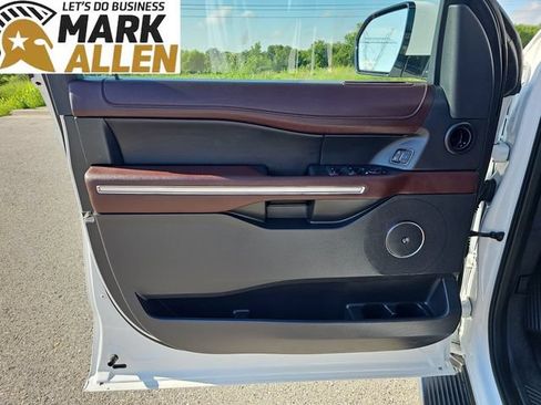 Used 2023 Ford Expedition Limited AWD/4WD image 23