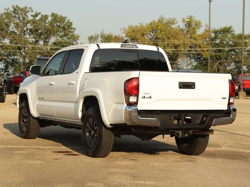 Used 2023 Toyota Tacoma SR5 AWD/4WD image 5