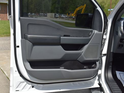 Used 2022 Ford F150 XLT w/ XTR Package AWD/4WD image 12