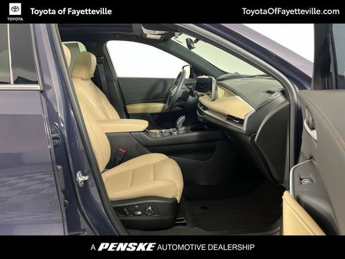 Used 2024 Cadillac XT4 Premium Luxury w/ Technology Package AWD/4WD image 10