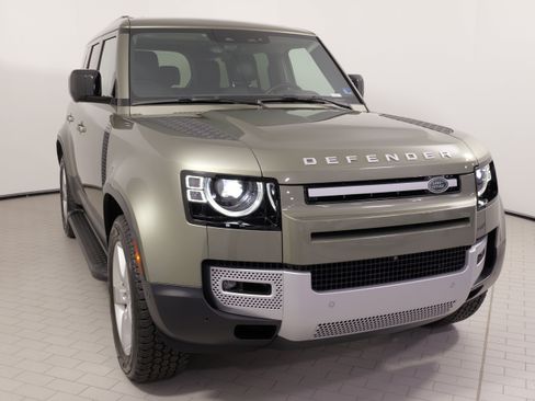 Used 2024 Land Rover Defender 110 S AWD/4WD image 5