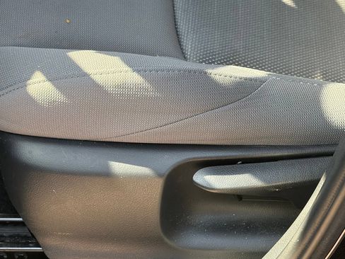 Used 2024 Toyota Corolla Cross AWD Hybrid w/ Moonroof Package image 5