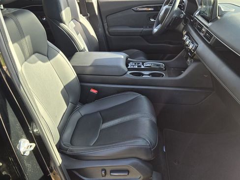 Used 2023 Honda Pilot Touring image 17