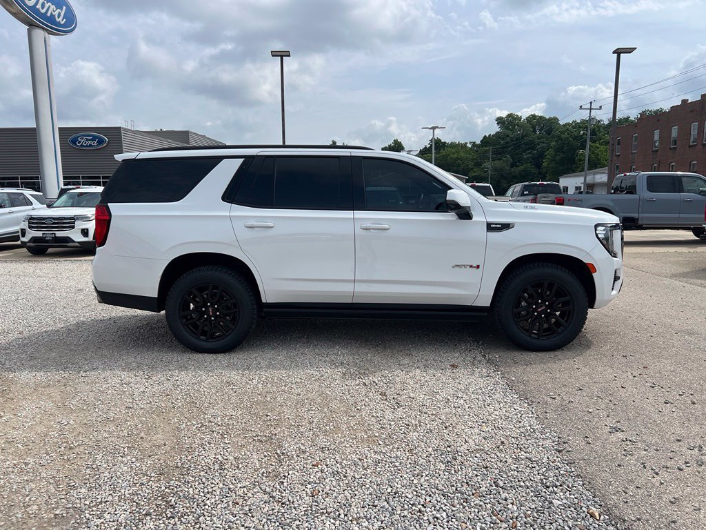 Used 2023 GMC Yukon AT4 w/ AT4 Premium Package AWD/4WD image 9