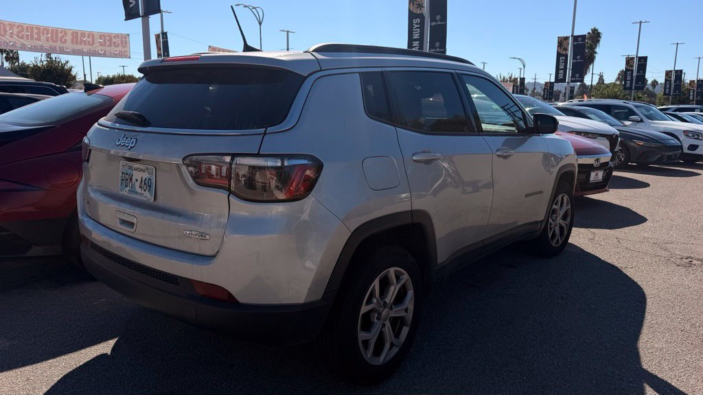 Certified 2024 Jeep Compass Latitude AWD/4WD image 3