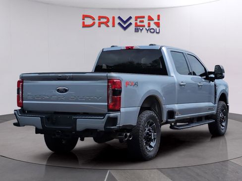 Used 2023 Ford F250 XLT w/ XLT Premium Package AWD/4WD image 5
