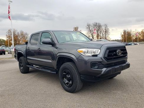Used 2021 Toyota Tacoma SR image 3