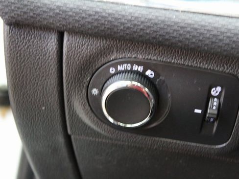 Used 2018 Chevrolet Cruze LT image 12