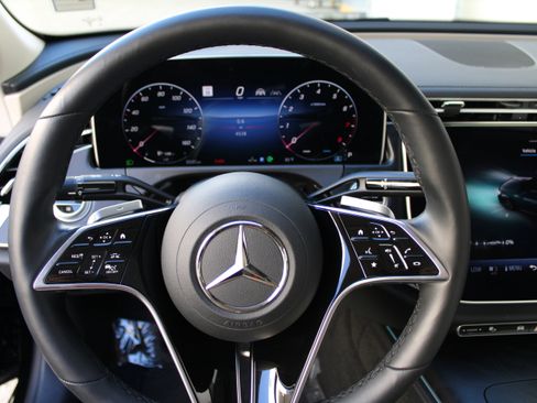 Used 2025 Mercedes-Benz E 350 Sedan image 16