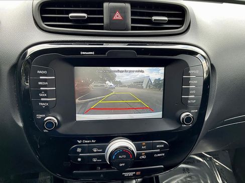 Used 2018 Kia Soul ! image 26