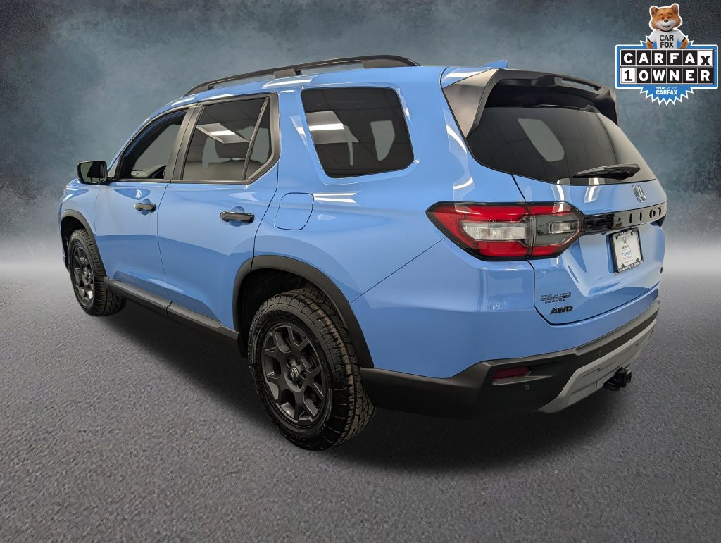 Certified 2025 Honda Pilot TrailSport image 6