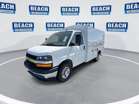 New 2025 Chevrolet Express 3500 w/ Power Convenience Package RWD image 4
