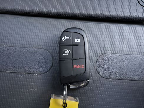 Used 2025 RAM ProMaster 2500 w/ U-Haul Equipment Group FWD image 36