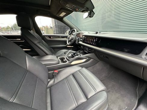 Certified 2025 Porsche Cayenne GTS image 42