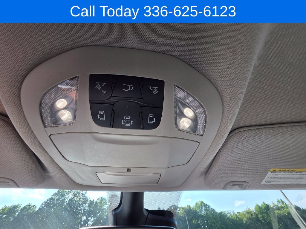 Used 2023 Chrysler Voyager LX FWD image 21
