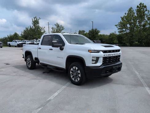 Used 2021 Chevrolet Silverado 2500 Custom w/ Custom Value Package AWD/4WD image 2