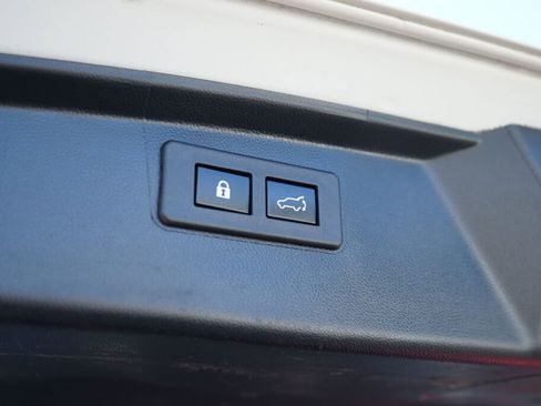 Used 2022 Subaru Outback Limited w/ Popular Package #2 image 11