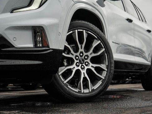New 2026 GMC Acadia Denali Ultimate w/ LPO, Floor Liner Package AWD/4WD image 6