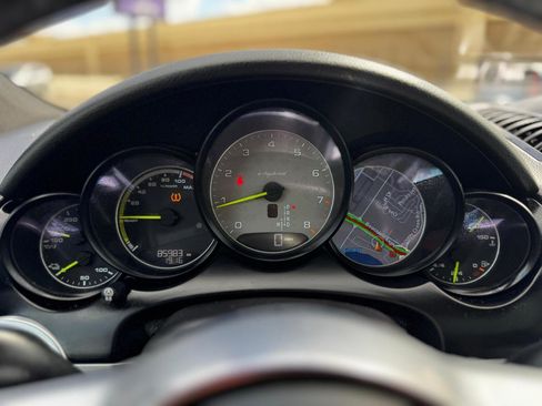 Used 2016 Porsche Cayenne S image 15