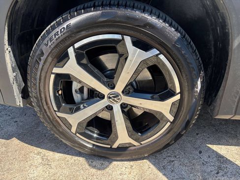Used 2026 Volkswagen Tiguan SE AWD/4WD image 31
