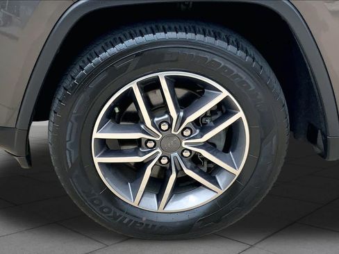 Used 2020 Jeep Grand Cherokee Limited AWD/4WD image 11