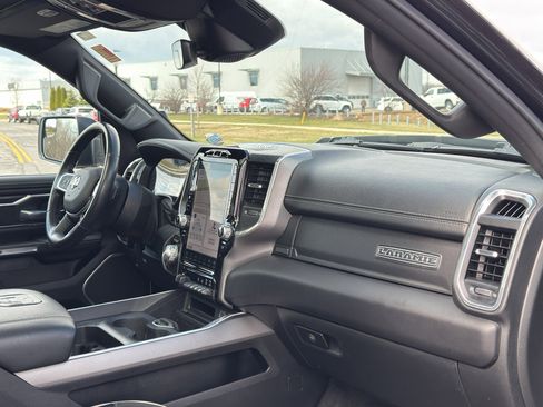 Used 2023 RAM 1500 Laramie AWD/4WD image 32