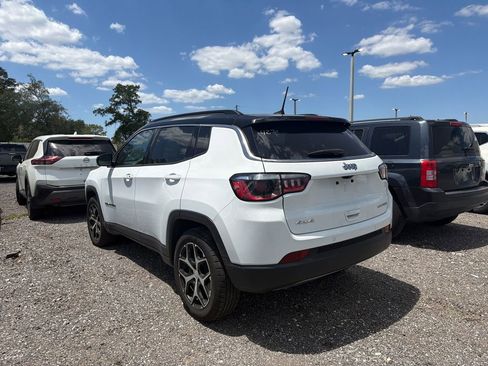 Used 2024 Jeep Compass Limited AWD/4WD image 5