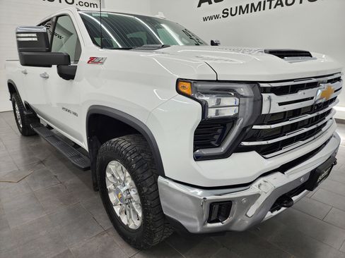 Used 2024 Chevrolet Silverado 2500 LTZ w/ LTZ Premium Package image 2